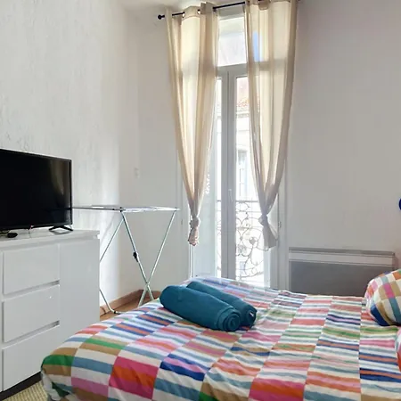 Апартаменты Centre De Zone Castillet Avec Wifi Перпиньан